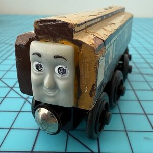 Thomas & Friends Wooden Railway Old Slow Coach Train Tank Engine